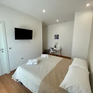 https://zulie-rooms.in-sardinia.net